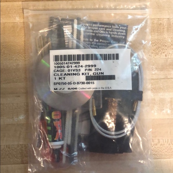Otis M16 Cleaning Kit - Picture 3 of 3